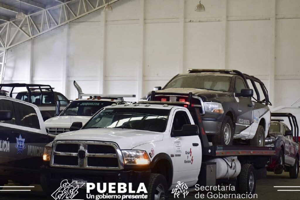 Coyomeapan Habitantes entregan patrullas y armas