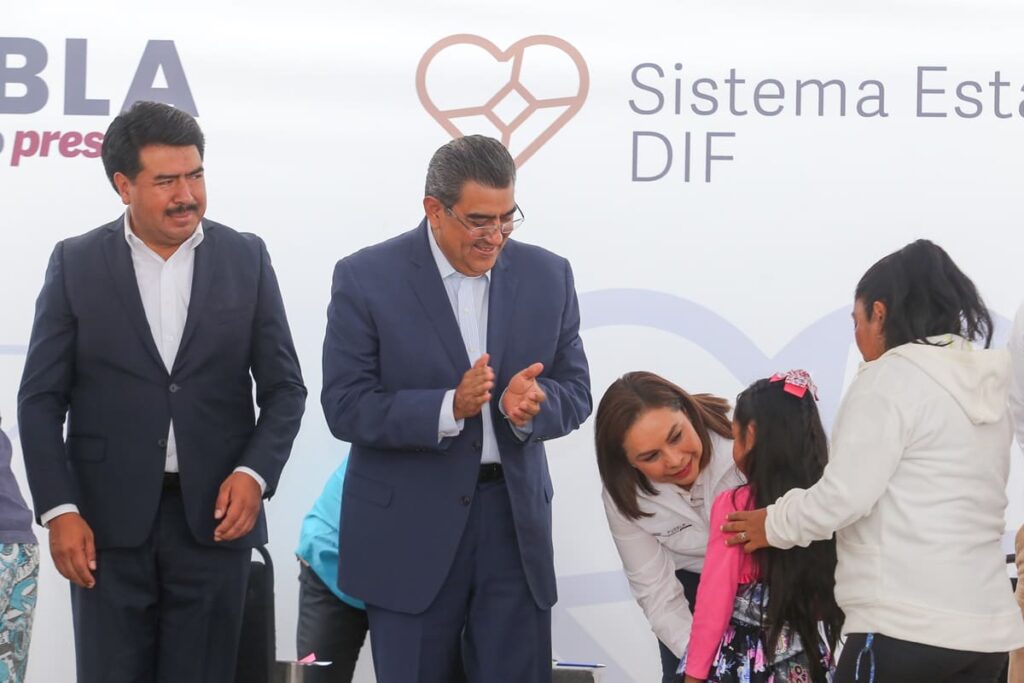 Sergio Salomón entrega prótesis externas