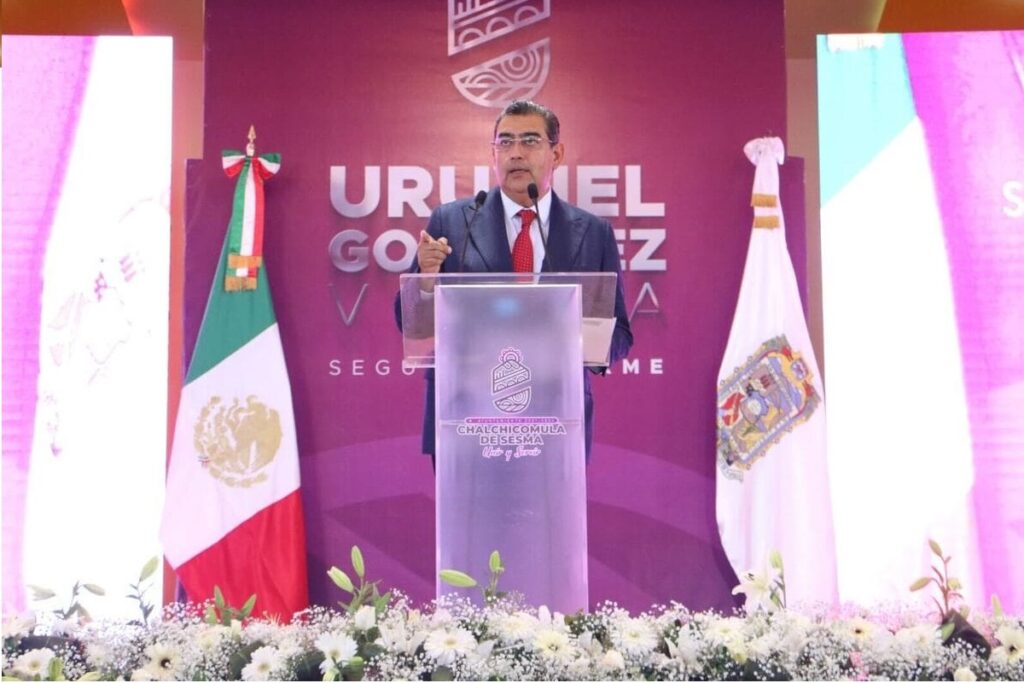 Puebla apoya a alcaldes”: Sergio Salomón en Informe de Uruviel González