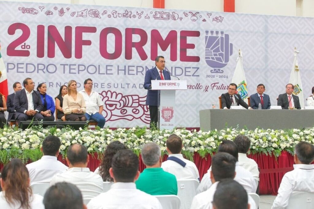 Asiste Sergio Salomón al Segundo Informe de Tehuacán