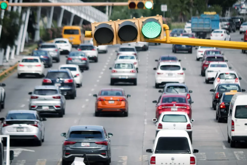 trafico en via Atlixcayotl 5