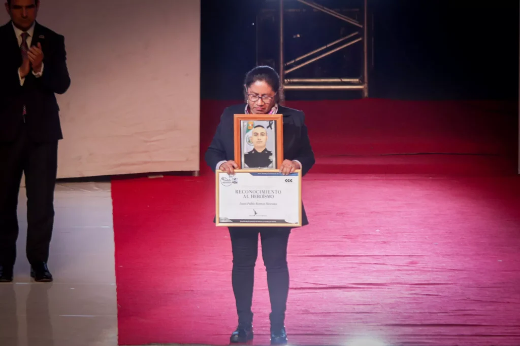 CCE entrega casa a familia de policía estatal asesinado en Zacatlán 11 20231109163834 IMG 0262