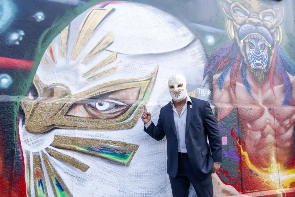 FOTOS: Arena Puebla estrena mural con los luchadores más emblemáticos de México 13 Inauguracion Mural Arte Lucha en la Arena Puebla 5