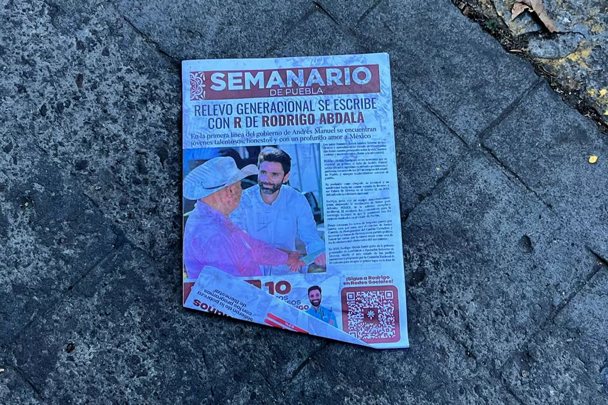 Propaganda de aspirantes de Morena a la gubernatura de Puebla 1