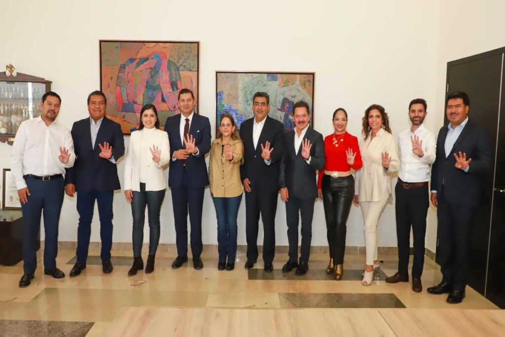 Sergio Salomón encuentro por la unidad de Puebla