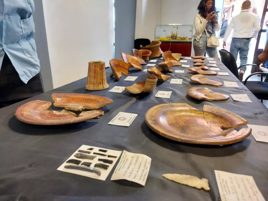 Estos son los esqueletos y restos arqueológicos hallados en la 16 de Septiembre de Cholula