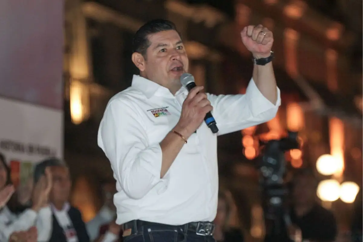 ¿Quién es Alejandro Armenta el nuevo gobernador de Puebla?