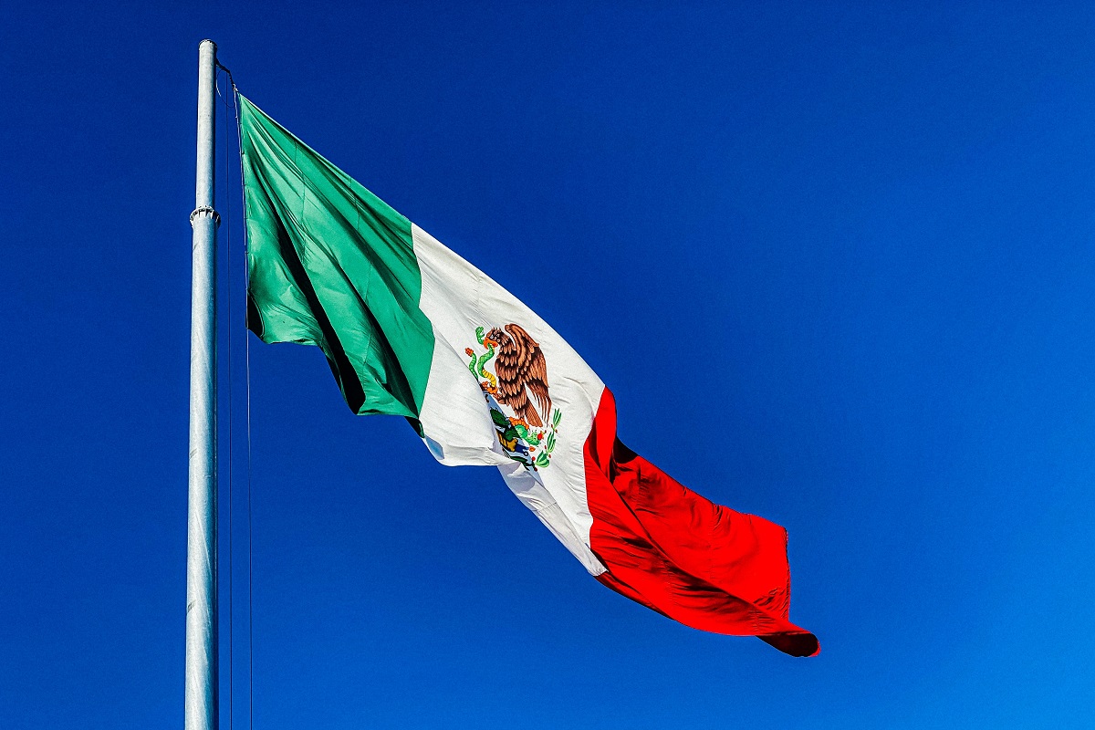¡Ah caray! Proponen 4 años de cárcel para quien cante mal el Himno Nacional en México 1 4 años de carcer a quien cante mal el himno nacional