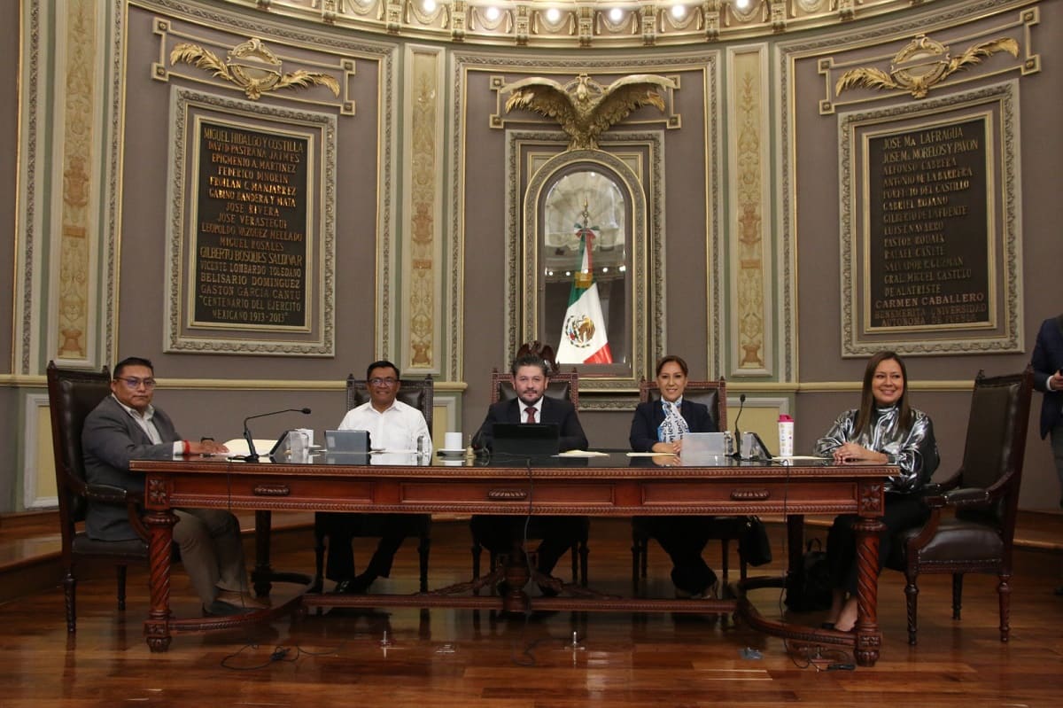Presentan iniciativa en el Congreso para sancionar la exposición de animales a la quema de pirotecnia 1 congreso de Puebla 1 1