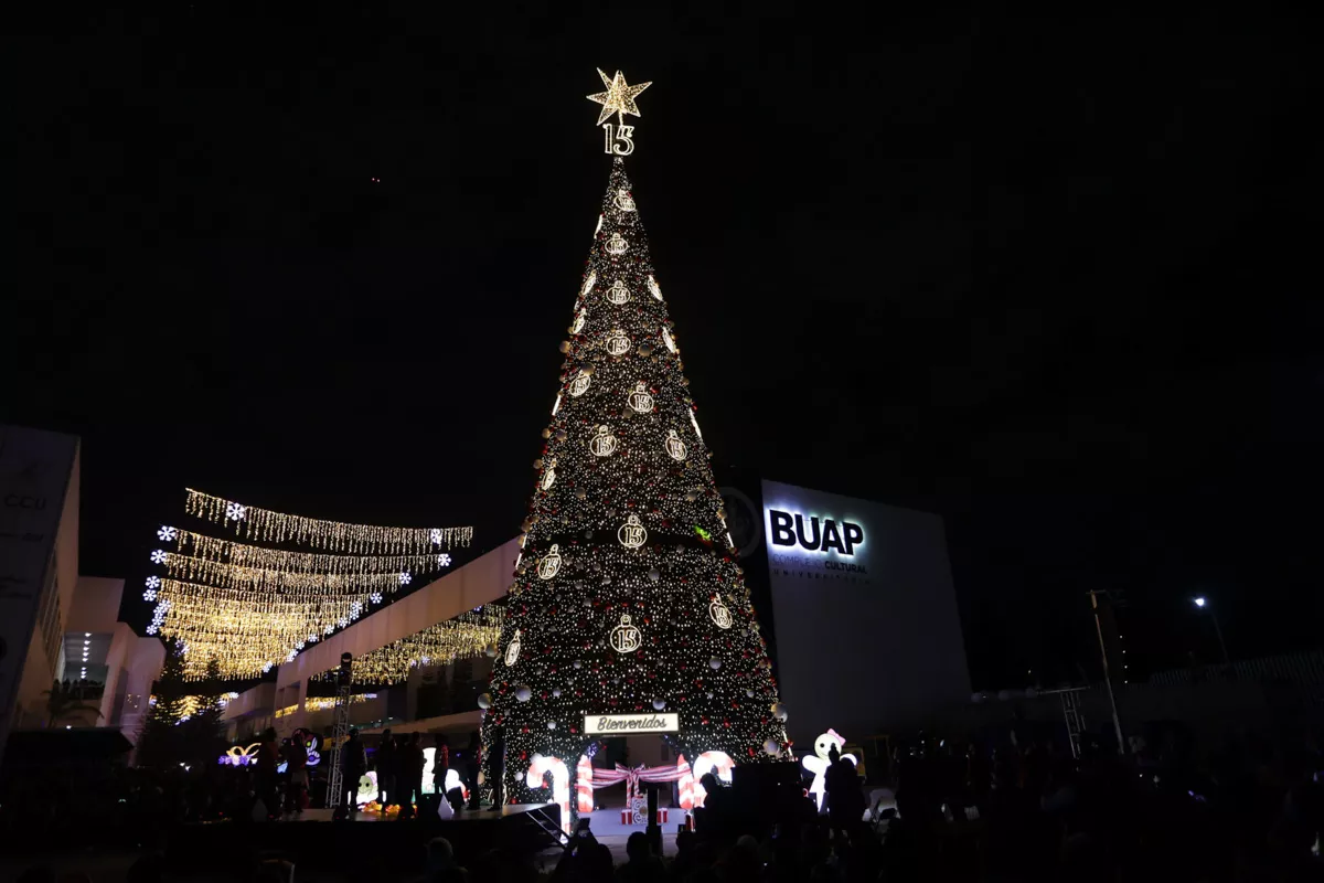 encendido Arbol Navideno BUAP Lilia Cedillo 5