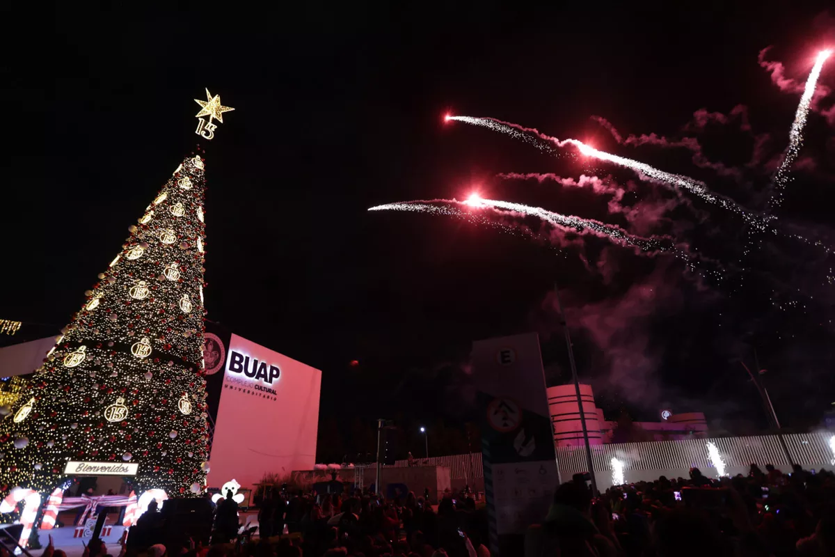 encendido Arbol Navideno BUAP Lilia Cedillo 6