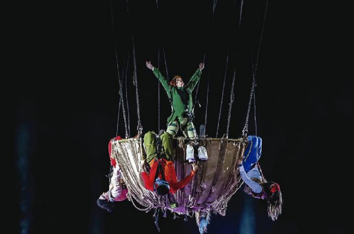 FIP 2023: Teatro aéreo de "Peter Pan" en el atrio de la Catedral de Puebla 1 fip 2023 teatro aereo peter pan 2 1