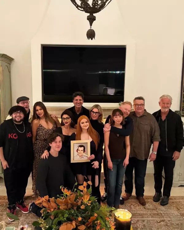 foto reunion modern family