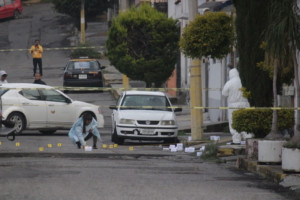 En un canal, hallan cuerpos de dos mujeres con múltiples impactos de bala en Tecamachalco 1 cuerpos de dos mujeres son hallados en tecamachalco