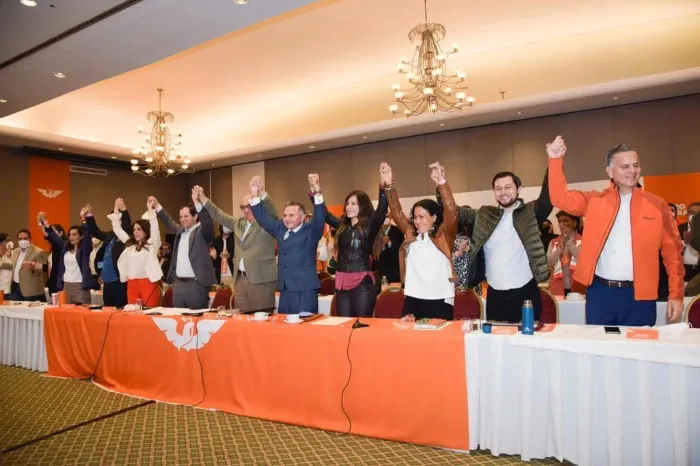 roberto palazuelos busca ser senador