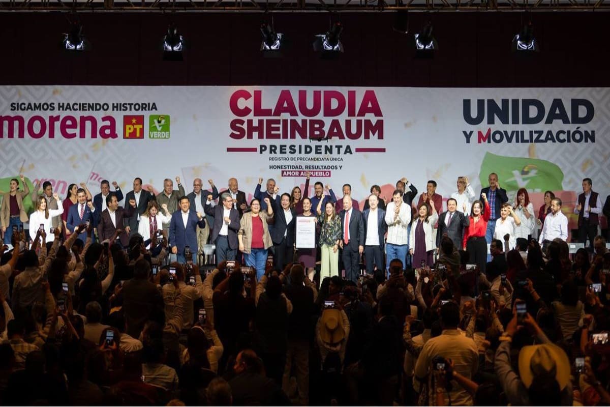Morenistas poblanos acompañan a Claudia Sheinbaum a su unción como precandidata a la presidencia de México 1 Morenistas poblanos acompañan a Claudia Sheinbaum