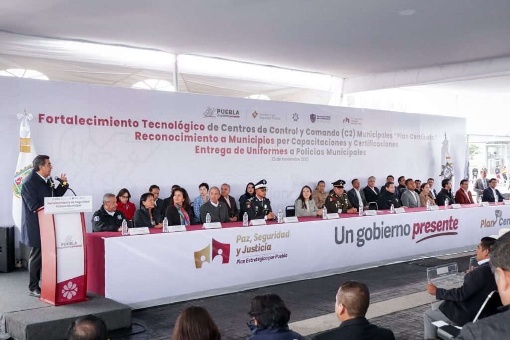 sergio salomon policias uniformes