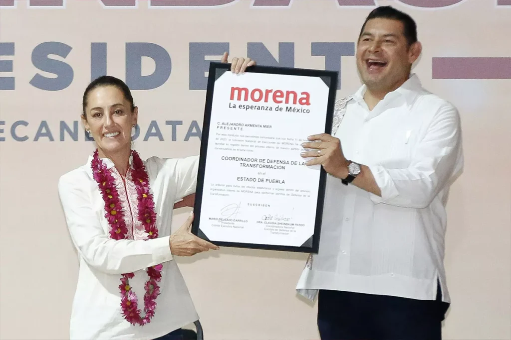 Claudia Sheinbaum entrega constancia a Armenta