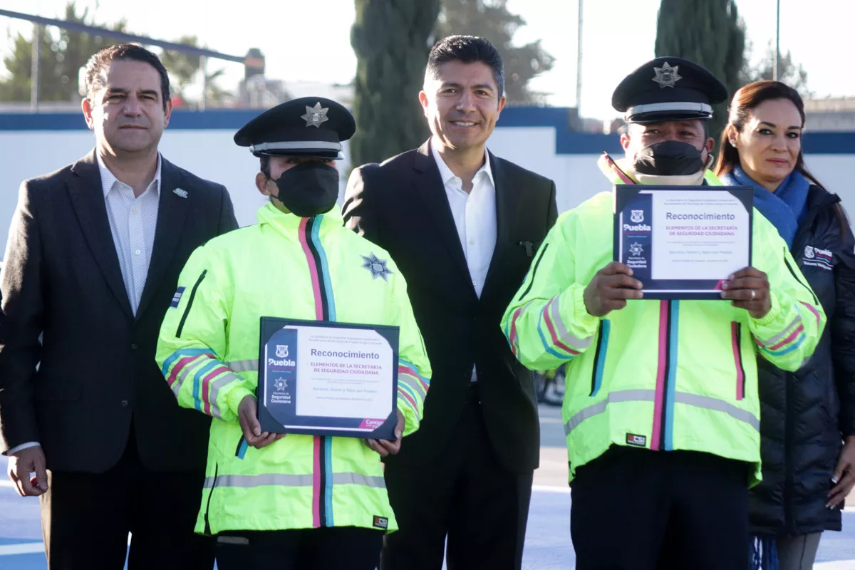 FOTOS: Para reforzar la seguridad en Puebla, Eduardo Rivera entrega helicóptero “Arcángel” 14 Eduardo Rivera presentacion del nuevo helicoptero Arcangel 4