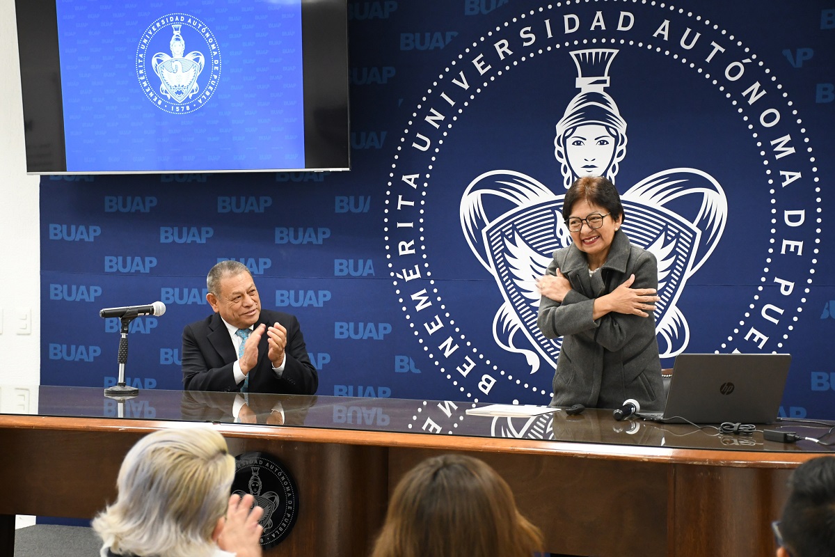 Dicta conferencia la Lilia Cedillo sobre cómo prevenir infecciones de vías respiratorias 8 Lilia Cedillo