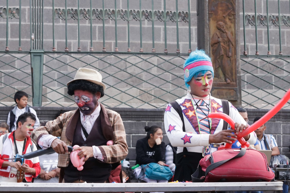 Payasos del Zócalo no están reconocidos ante el IMACP; buscarán reubicarlos 1 Los Payasos del Zócalo no están reconocidos ante el IMAC