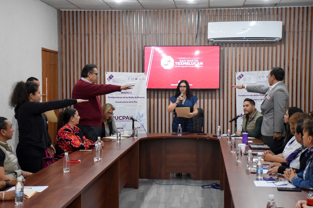 Norma Layón toma protesta a comité municipal para la prevención del embarazo en adolescentes en Texmelucan 1 Norma Layon texmelucan 1
