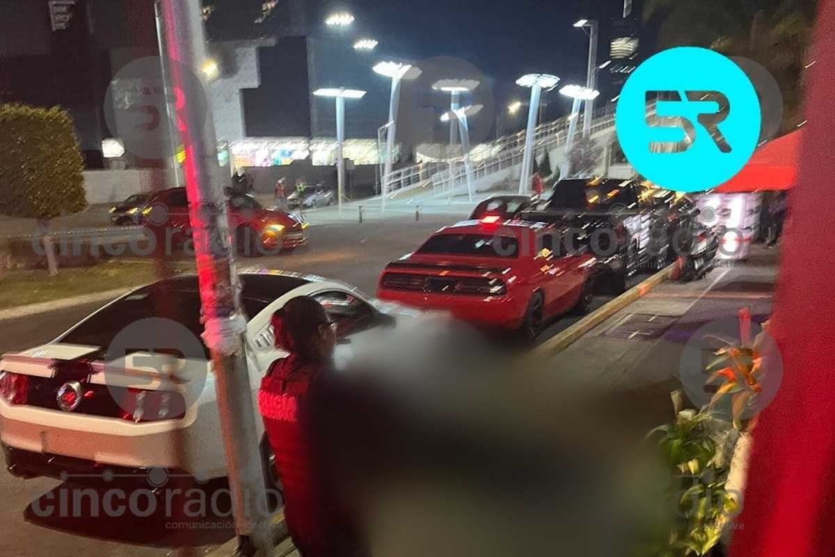 Asesinan a "El Charly", influencer y corredor de autos afuera bar "Mangos" en Angelópolis 1 asesinan a el charly afuera del Bar "Mangos" en Angelópolis