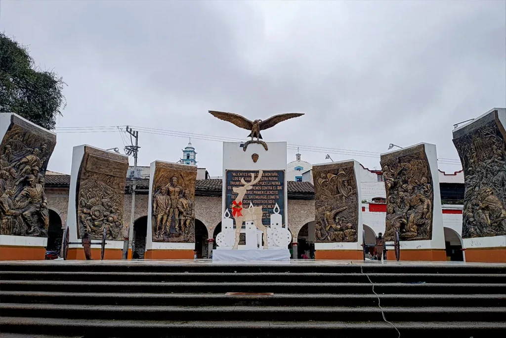 Tetela de Ocampo Hemiciclo cascadas Aconco 3