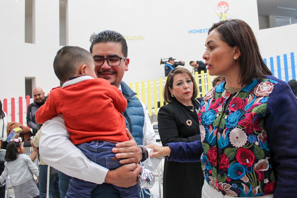 Gobierno de Puebla entrega en adopción a 21 menores que estaban en casas de asistencia 1 adopcion gobierno de puebla