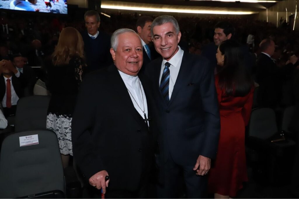 Antonio Gali acude primer informe de Sergio Salomón