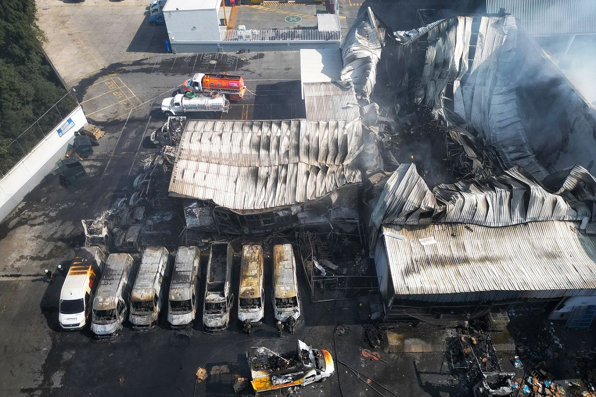 FOTOS: Así quedó la bodega de Gamesa y Sabritas tras el incendio 1 incendio bodega gamesa 1