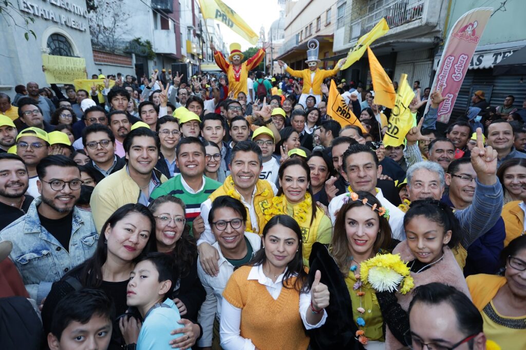 Eduardo Rivera se registra como precandidato PRD