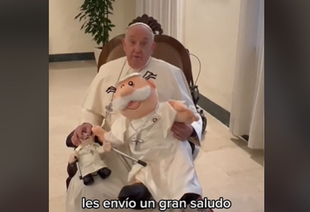Los peluches del Dr. Simi fabricados en Puebla llegan al Papa Francisco 1 papa francisco peluches doctor simi