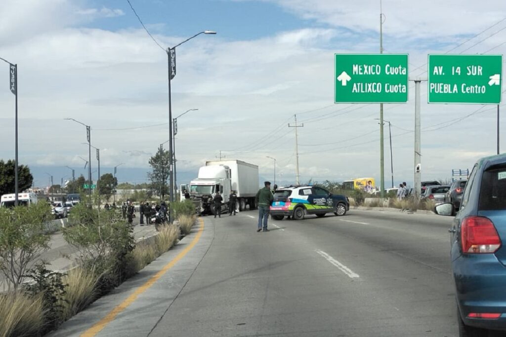 persecución y balacera por robo de un trailer en cuautlancingo