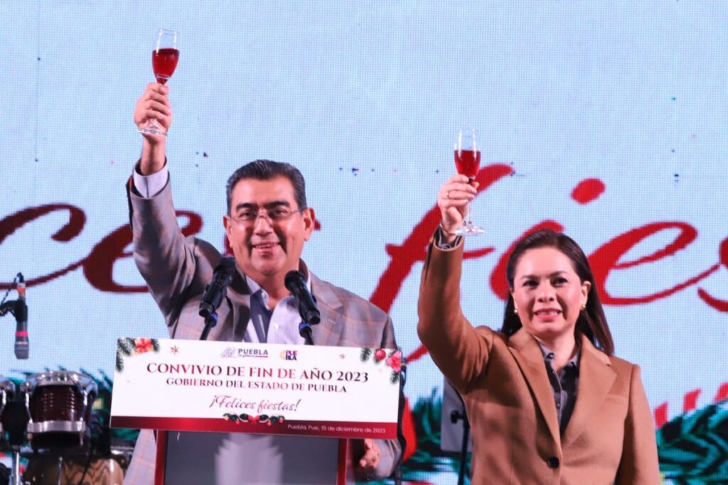 Sergio Salomón reconoce a personal de gobierno