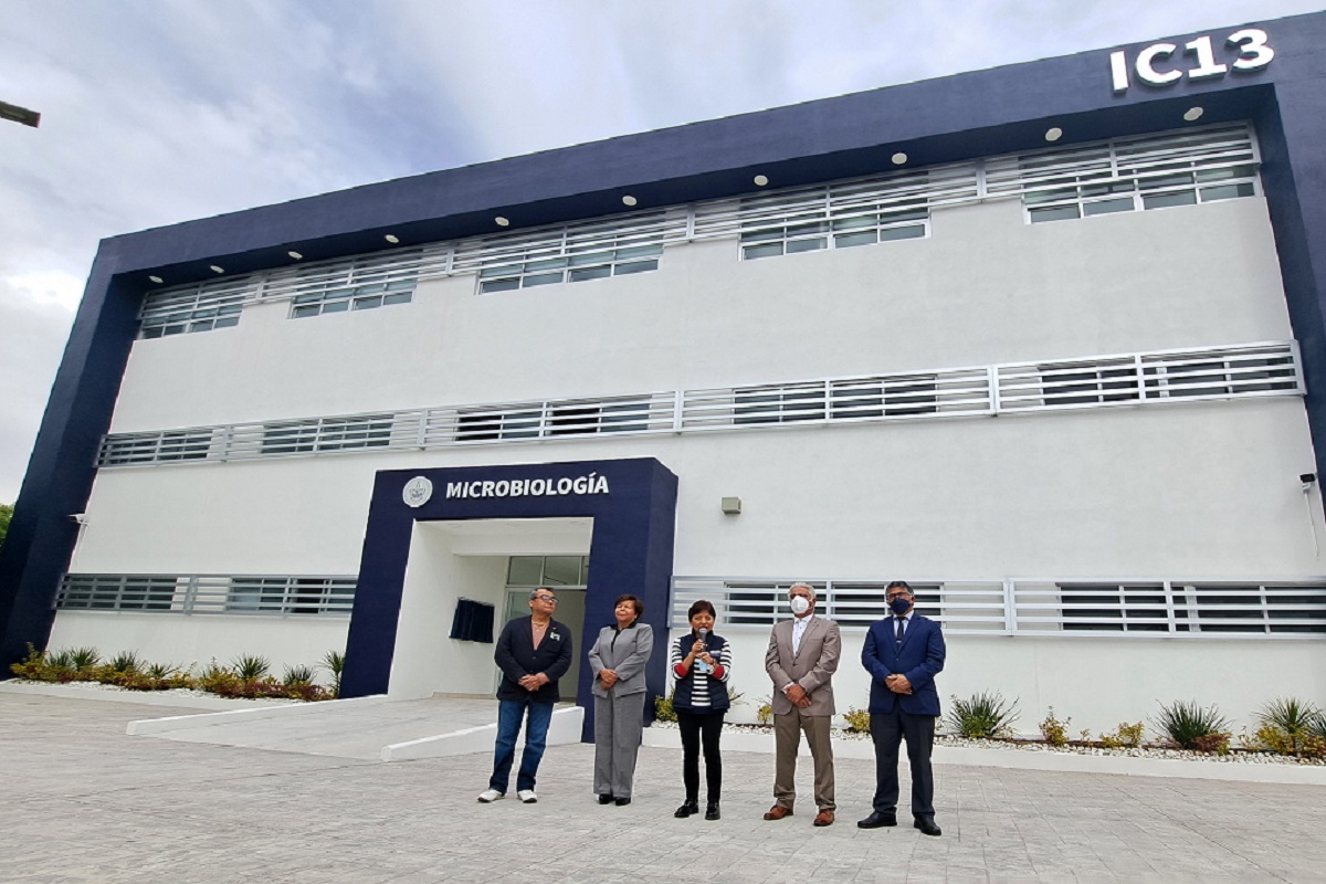 Inaugura Lilia Cedillo Ramírez edificio para posgrado en Microbiología 1 A Microbiologia 0