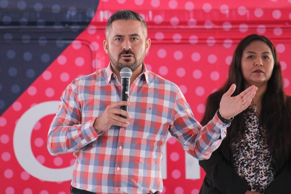 Defiende Adán Domínguez candidatura de Liliana Ortiz