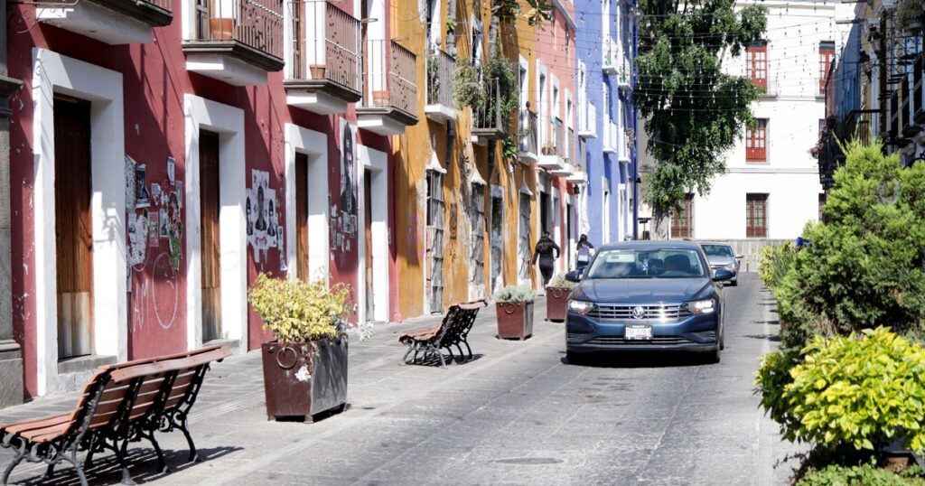 Alcalde de Puebla descarta parquímetros en zona de Upaep; vecinos a favor de la peatonalización 7 En los últimos días de enero inicia la peatonalización de Los Sapos