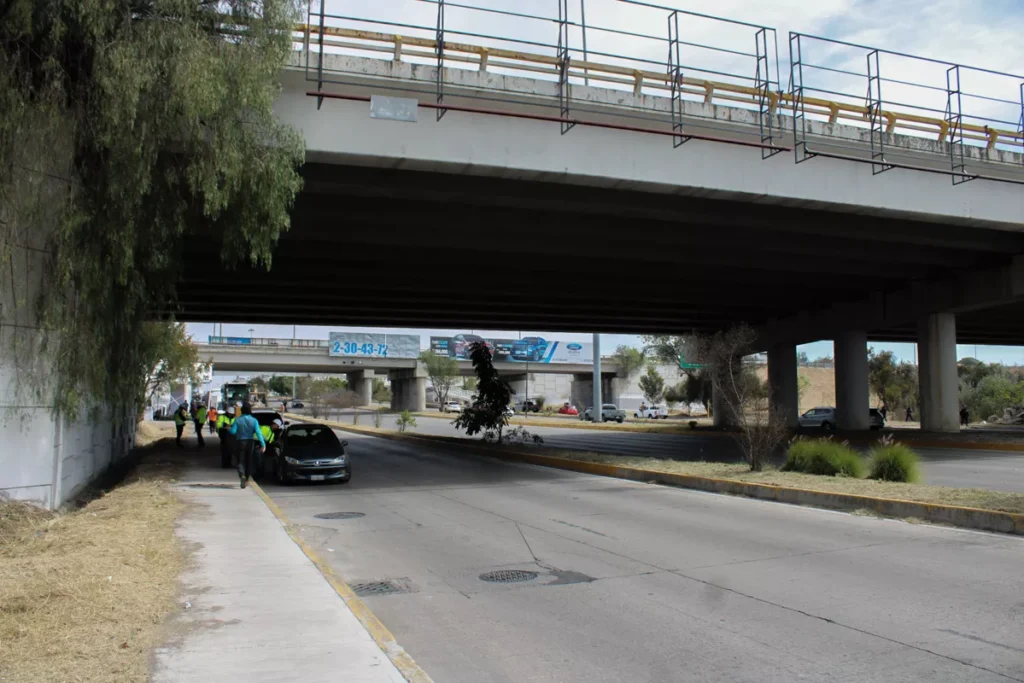 Gobernador Sergio Salomon onstruccion del distribuidor vial Periferico Ecologico Bulevar Atlixcayotl 9