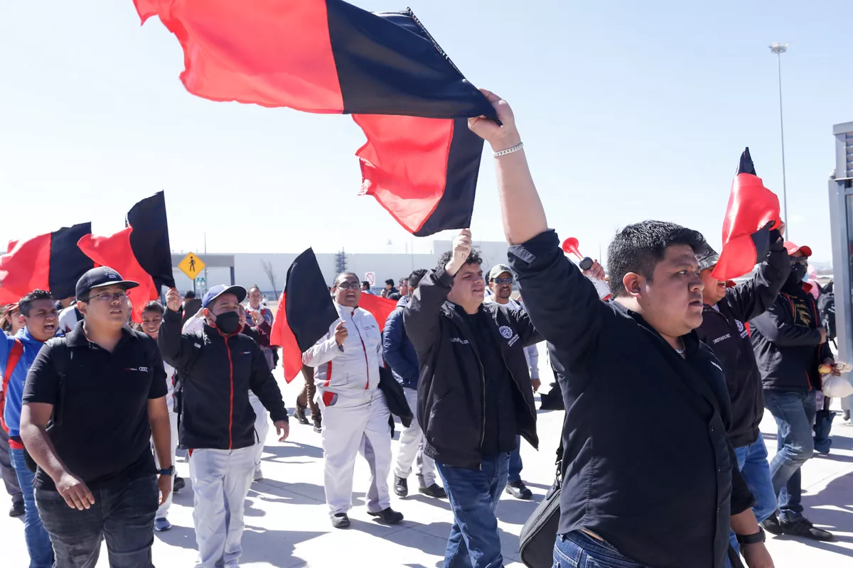 Audi se dobla: ofrece 10.2% de aumento salarial y bono de 2.2 millones de pesos para gastos de la huelga 1 Confía gobernador de Puebla que alcancen acuerdo en Audi con propuesta del 10%