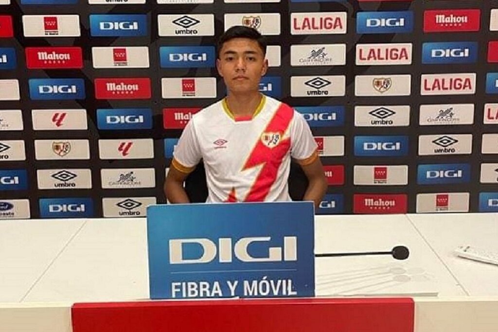 Iván Vargas Nava, el joven futbolista poblano que sorprendió al Rayo Vallecano