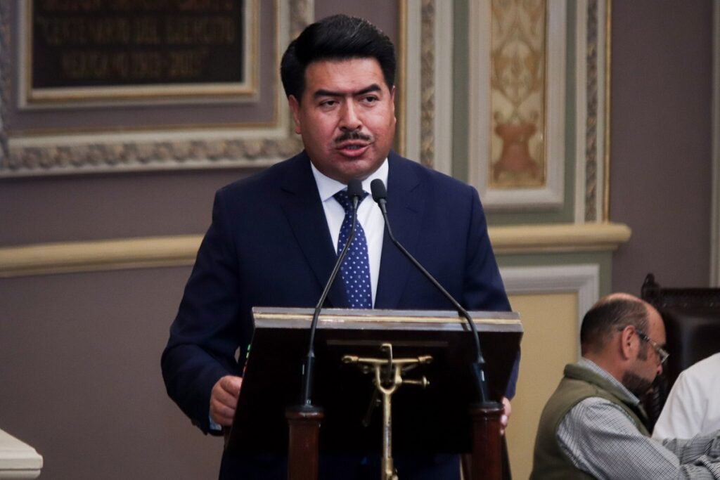 Javier Aquino rechaza blindar el Congreso de Puebla