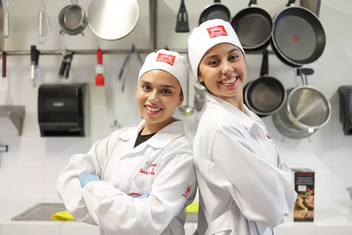 Rammex Paulina Olivas Marifer Vazquez IBERO 7