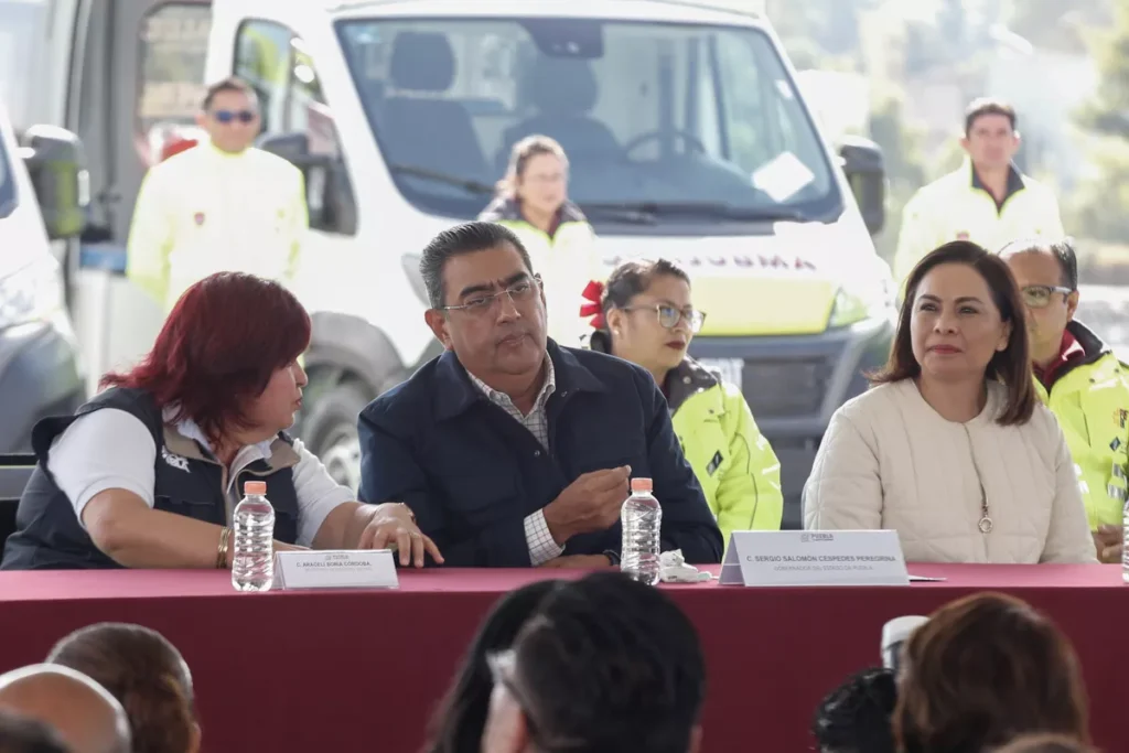 Sergio Salomon Entrega de Ambulancias al Sector Salud 5