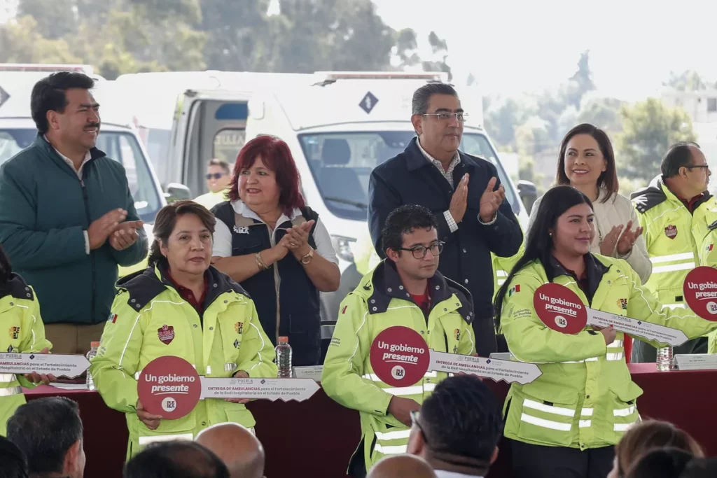 Sergio Salomon Entrega de Ambulancias al Sector Salud 8