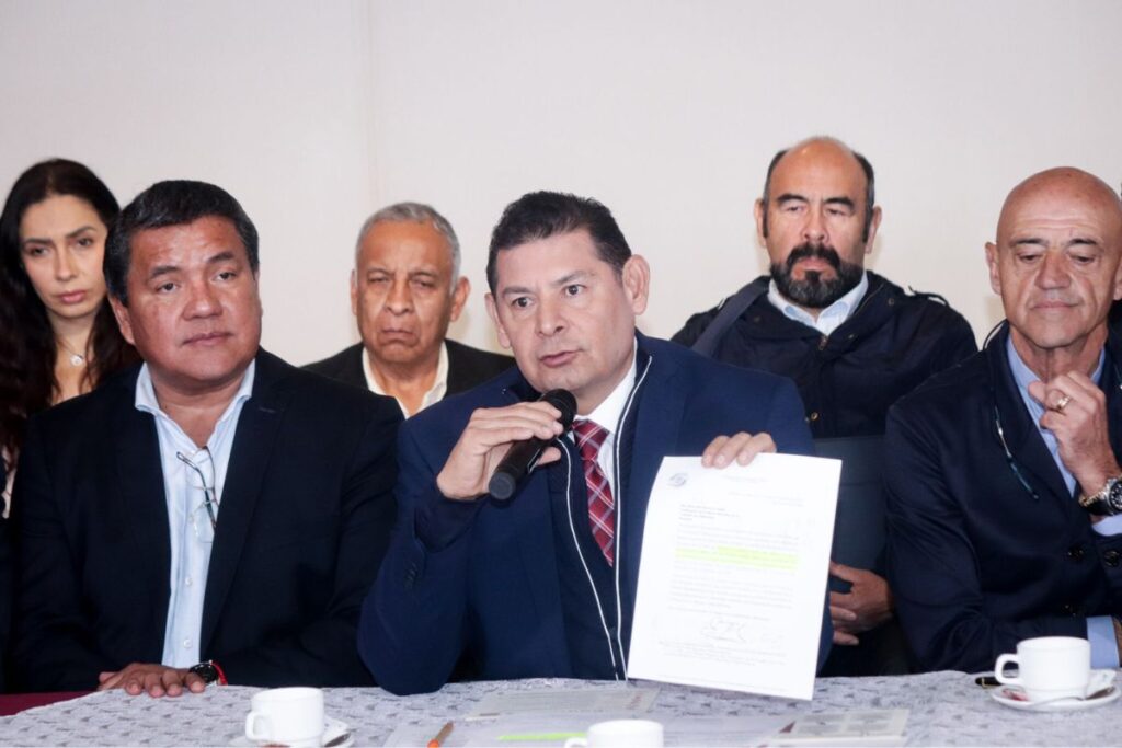 Alejandro Armenta pide investigar a aspirantes