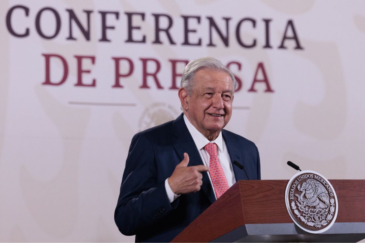 AMLO llama ‘señor vestido de mujer’ a Salma Luévano, diputada trans 1 AMLO llama señor vestido de mujer a diputada trans