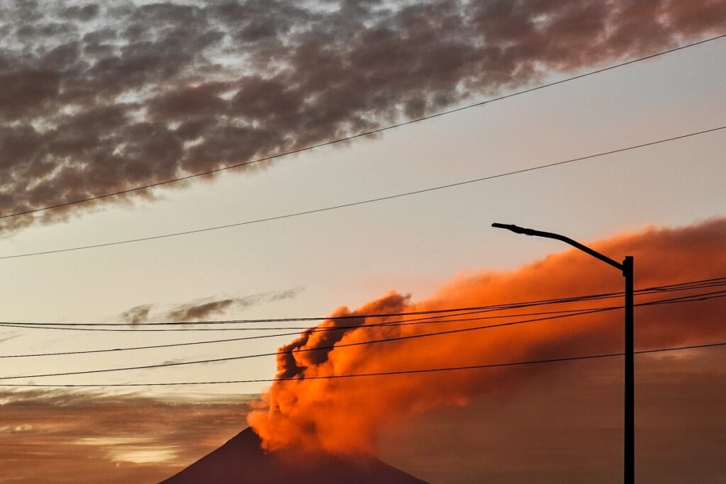 La ciencia explica por qué el cielo se pinta de rojo al atardecer (FOTOS) 17 La ciencia explica por qué el cielo se pinta de rojo al atardecer