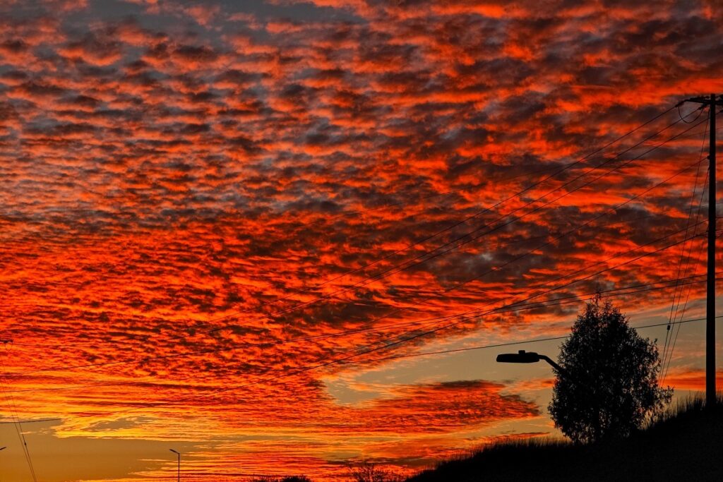 La ciencia explica por qué el cielo se pinta de rojo al atardecer (FOTOS) 18 atardecer en puebla 6