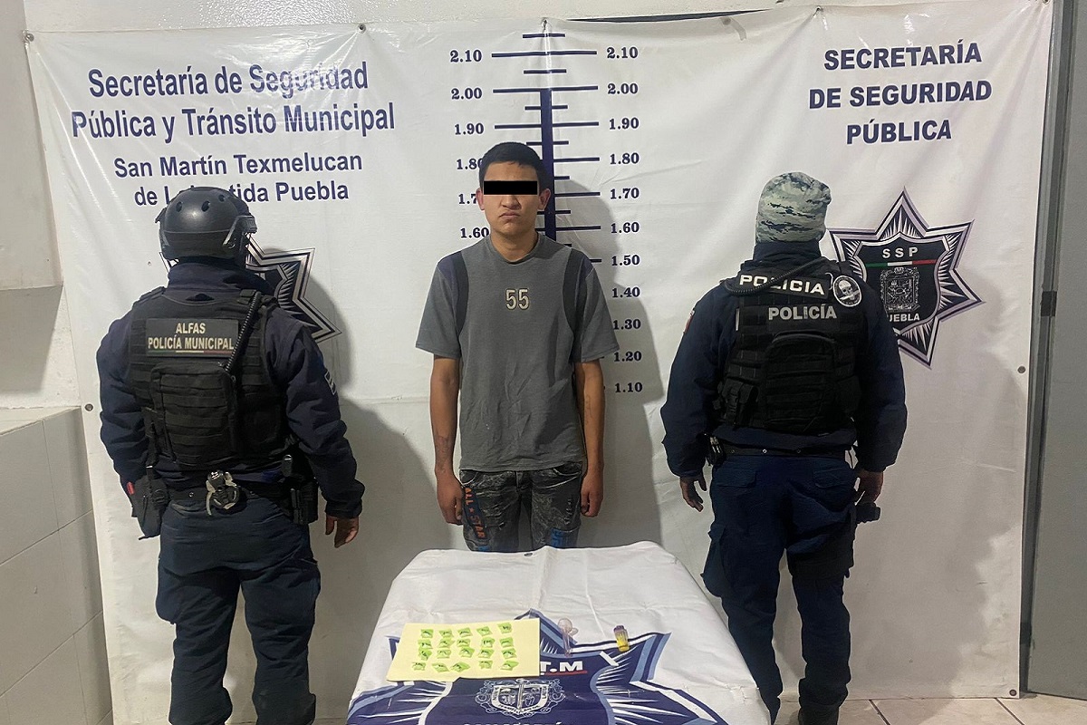 Detienen a sujeto que vendía y consumía droga en Texmelucan 1 detienen a sujeto en